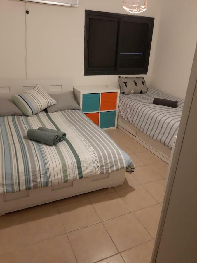 Spacious Apt. W/ Seaview, Fireplace & Netflix 아코 외부 사진